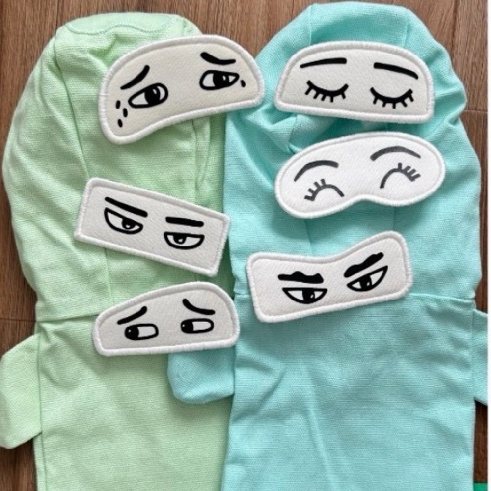 Interactive Puppet Set with Interchangeable Faces - Picture 2 of 3